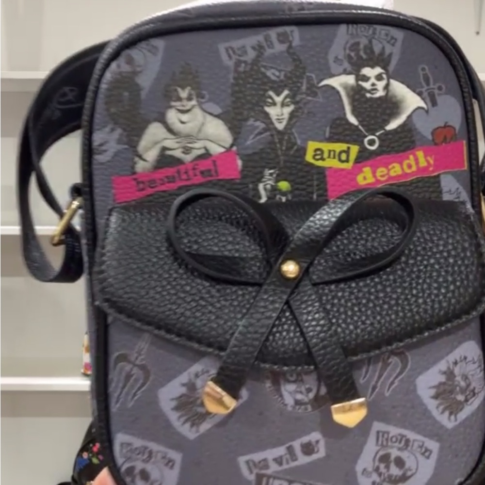 Wondapop Gray and Black Villains Crossbody Bag NWT